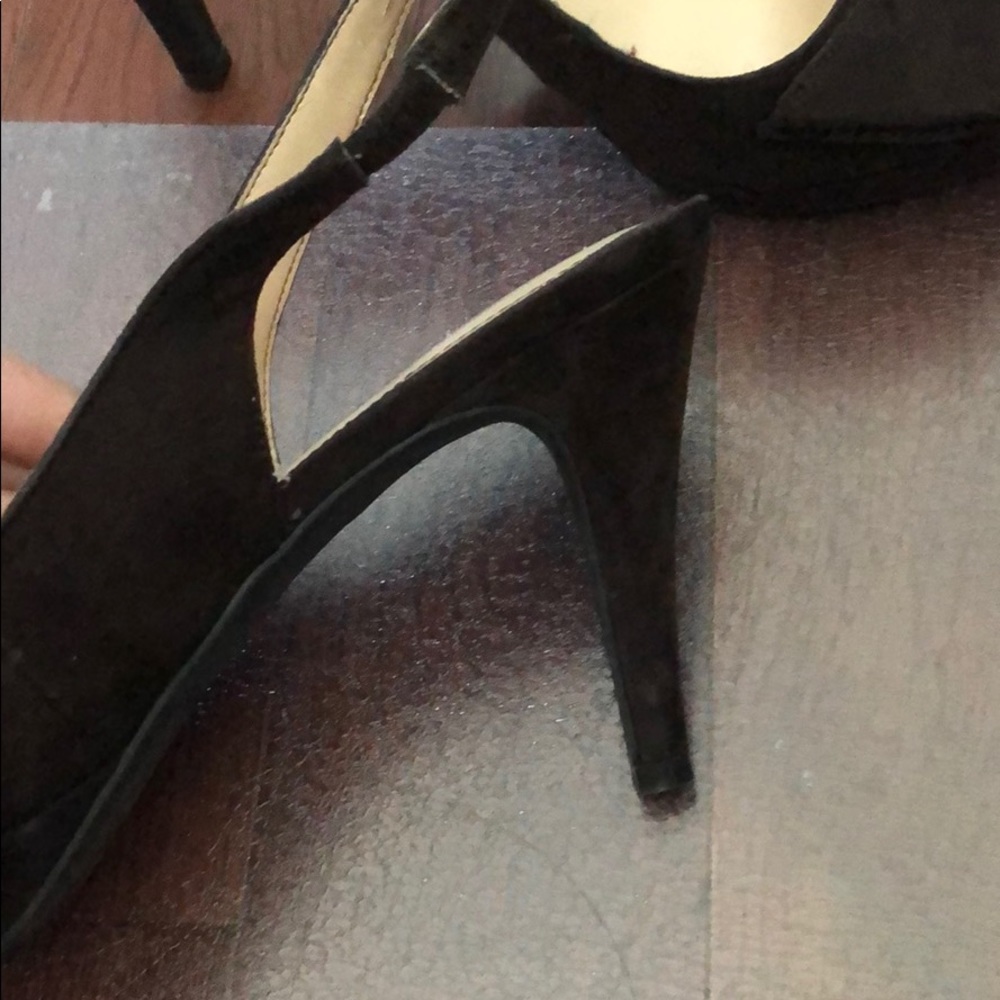 Heels - Picture 3 of 4